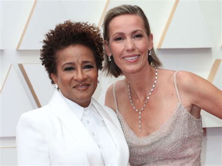 Wanda Sykes and Alex Sykes Photos Samesex star couples NY Daily News