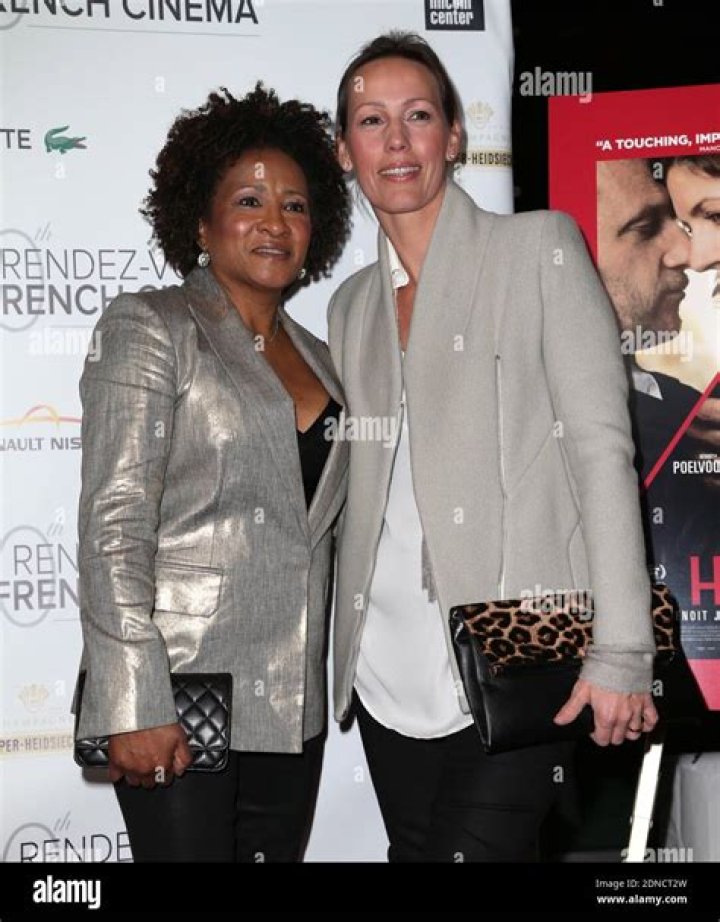 Wanda Sykes and wife Alex 2010 Creative Arts Emmy Awards held at Nokia