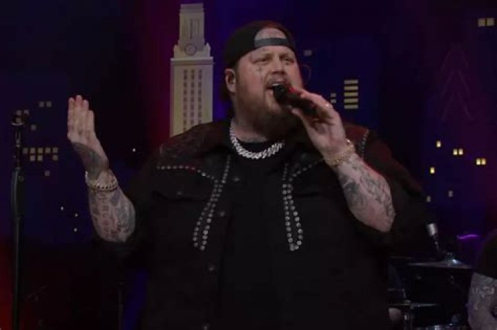 WATCH Jelly Roll Brings His 14YearOld, Bailee, Onstage to Sing