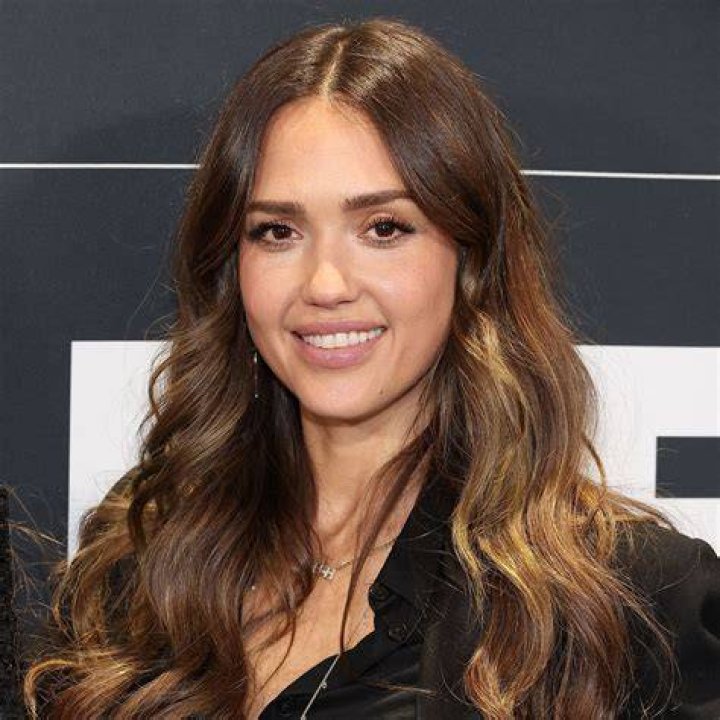 Watch Jessica Alba's Best TikTok Dance Videos POPSUGAR Celebrity UK