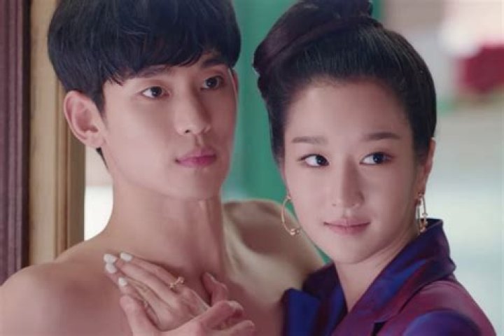 Watch Kim Soo Hyun Captivates Seo Ye Ji With His Abs On &ldquo;It&rsquo;s Okay To