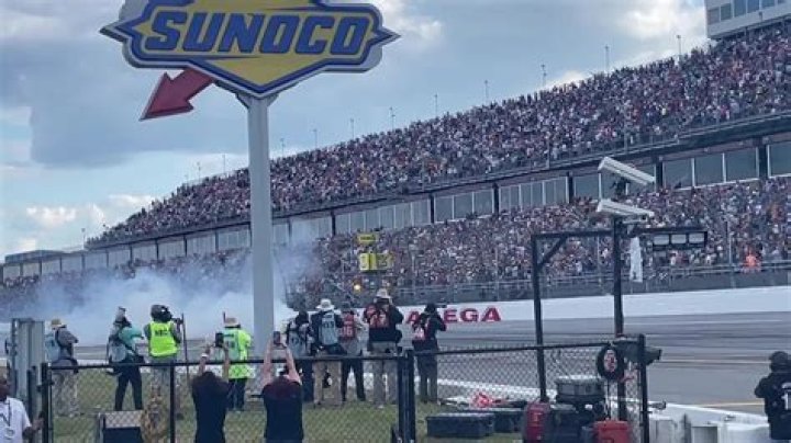 WATCH Ryan Blaney does a burnout after winning the YellaWood 500