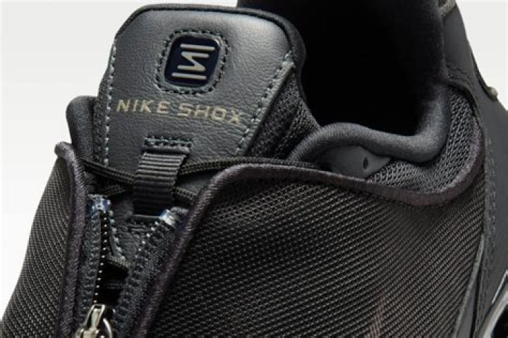 What were Scottie Pippen's contract details when he signed the infamous