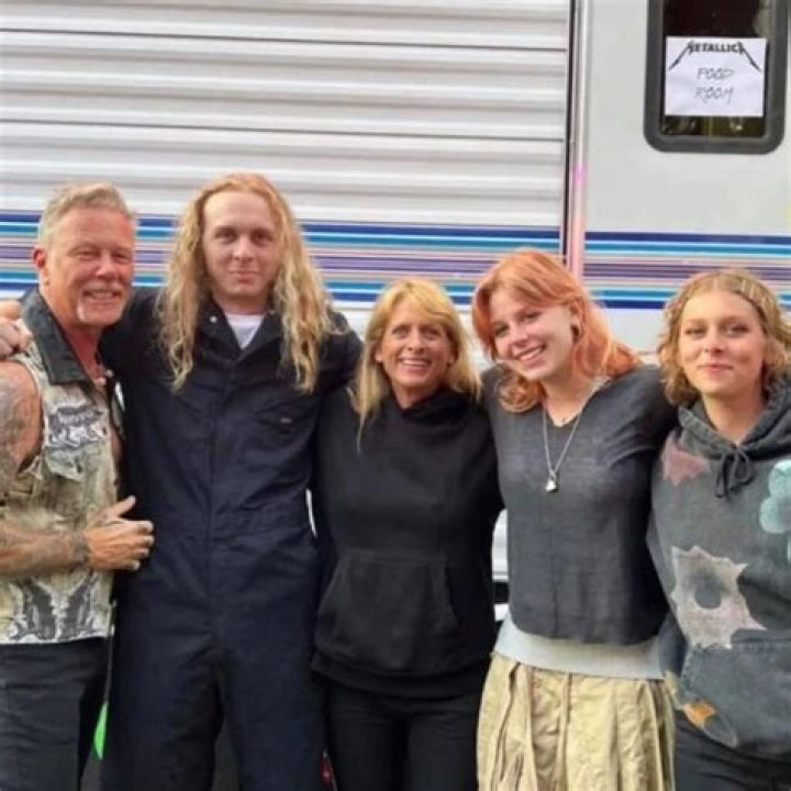 Who are Cali Tee Hetfield's Parents? Bio, Age, Family, Height, BF, Singing