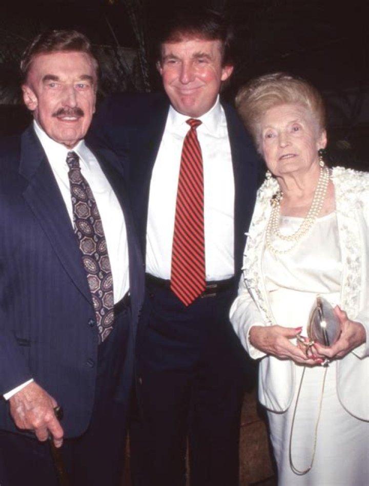 Who are the parents of Tiktoker Daniel Larson, Elisabeth Lee Shimer and