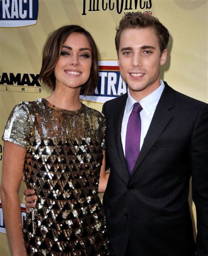 Who is Dustin Milligan Wife? Is He Married? Creeto