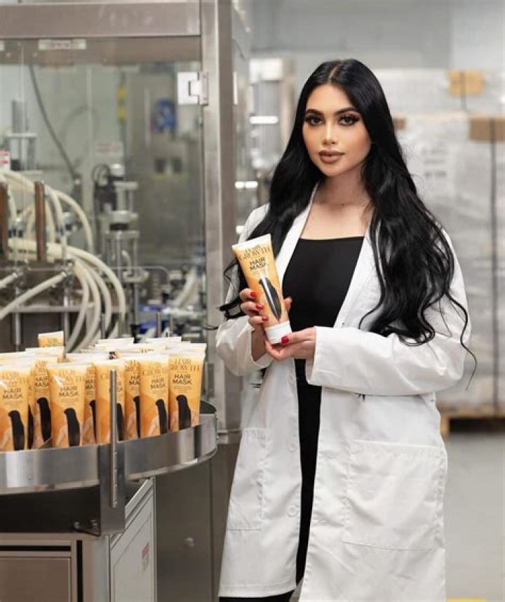 Who Is Hannahowo? Viral Leaked Video And Why is She Trending On Twitter