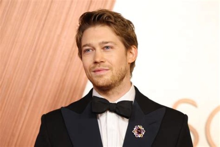 Who is Joe Alwyn Taylor Swift"s supposed fiance? KnowInsiders
