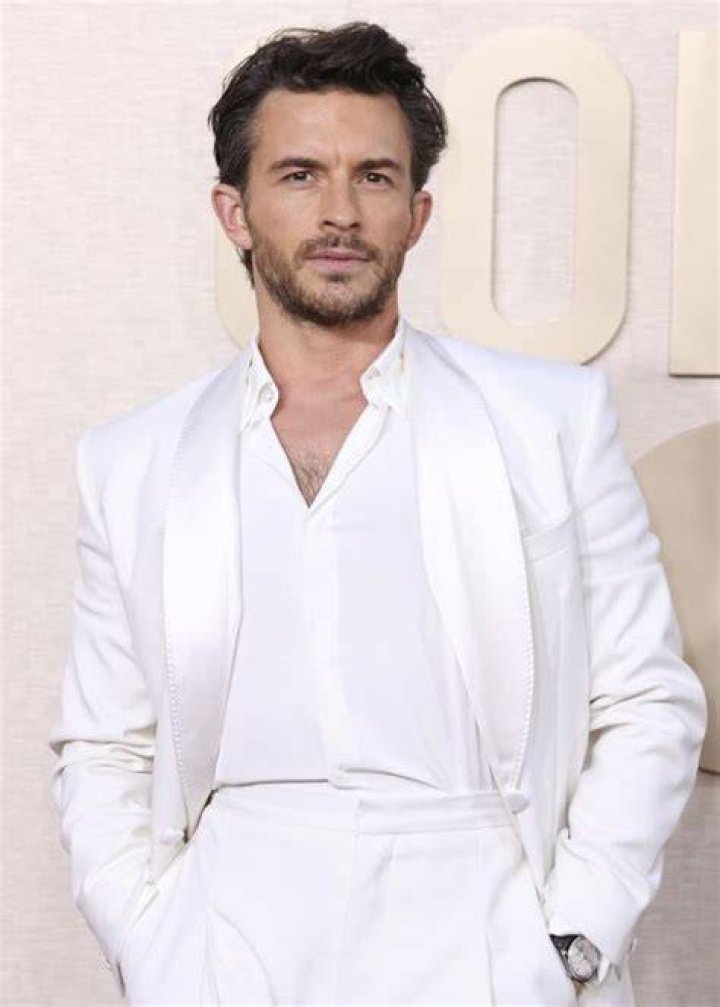 Who Is Jonathan Bailey From Bridgerton? POPSUGAR Celebrity