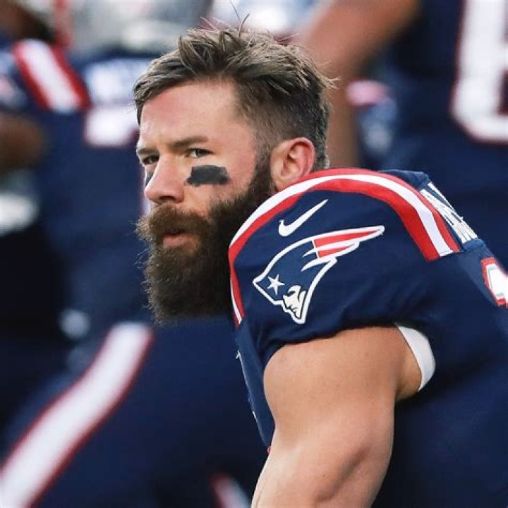 Who is Julian Edelman's girlfriend Daiane Sodre?