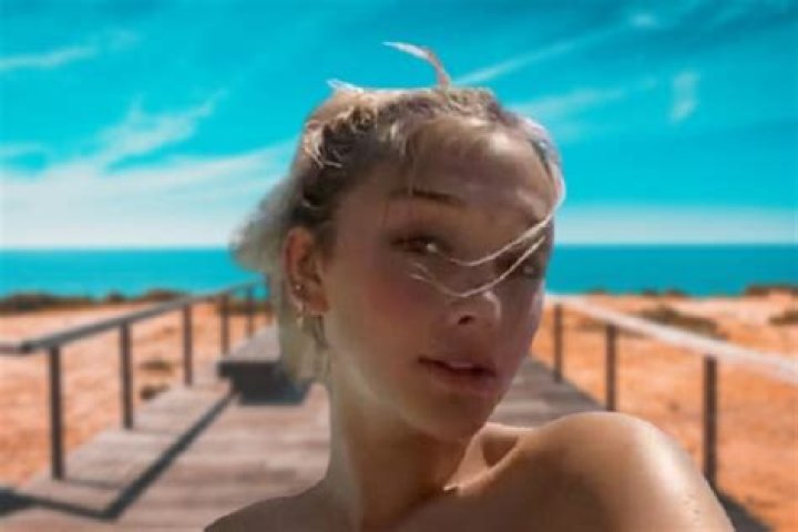 Who Is Livv Cook? Her Age, Wiki, Parents, Boyfriend, Net Worth