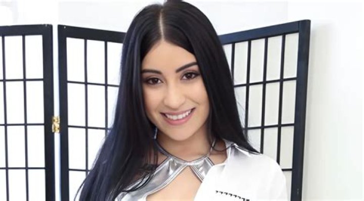 Who is Luana Honey? Age, Biography, Wikipedia, Boyfriend, Family