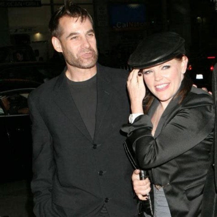 Who is Natalie Maines husband Michael Tarabay?
