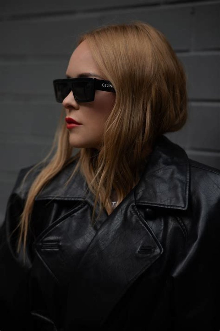 Why did Avril Lavigne quit singing?