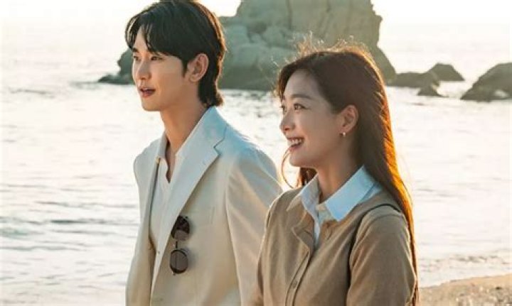 Why Kim Soo Hyun's Crash Landing On You Cameo Is So Memorable