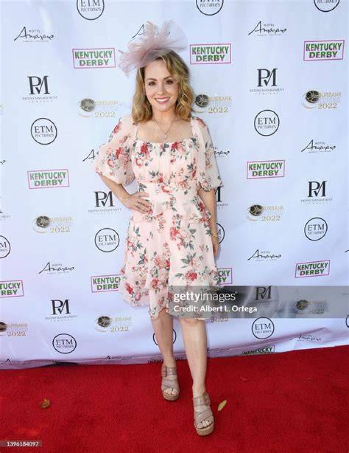 Wikifeet Kelly Stables