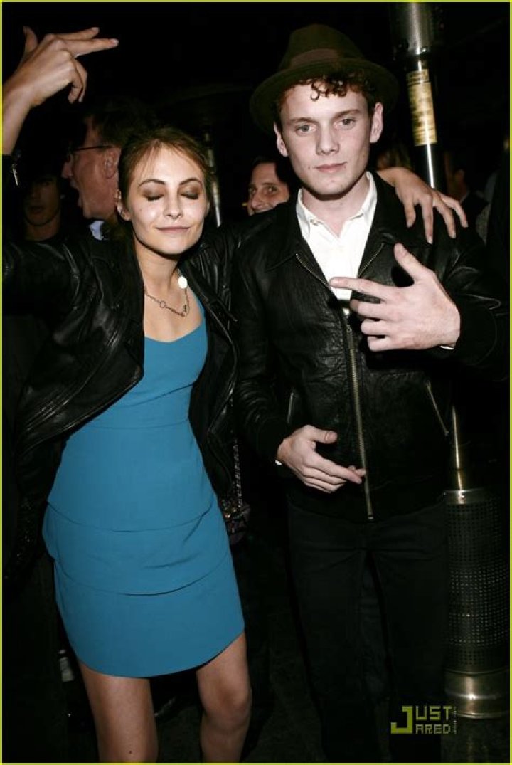 Willa Holland Boyfriend