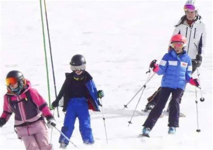 William Zabka in skiing trip with his family in 1984 r/cobrakai
