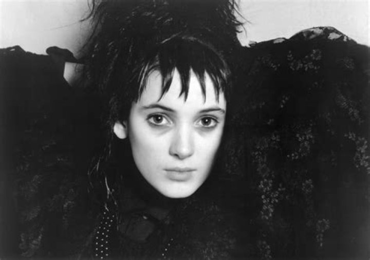 Winona Ryder as Lydia Deetz Winona ryder beetlejuice, Tim burton