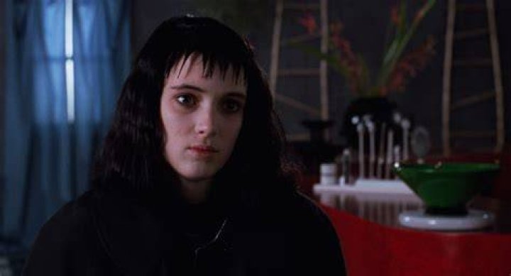 winona ryder, beetlejuice. Tim burton characters, Lydia beetlejuice