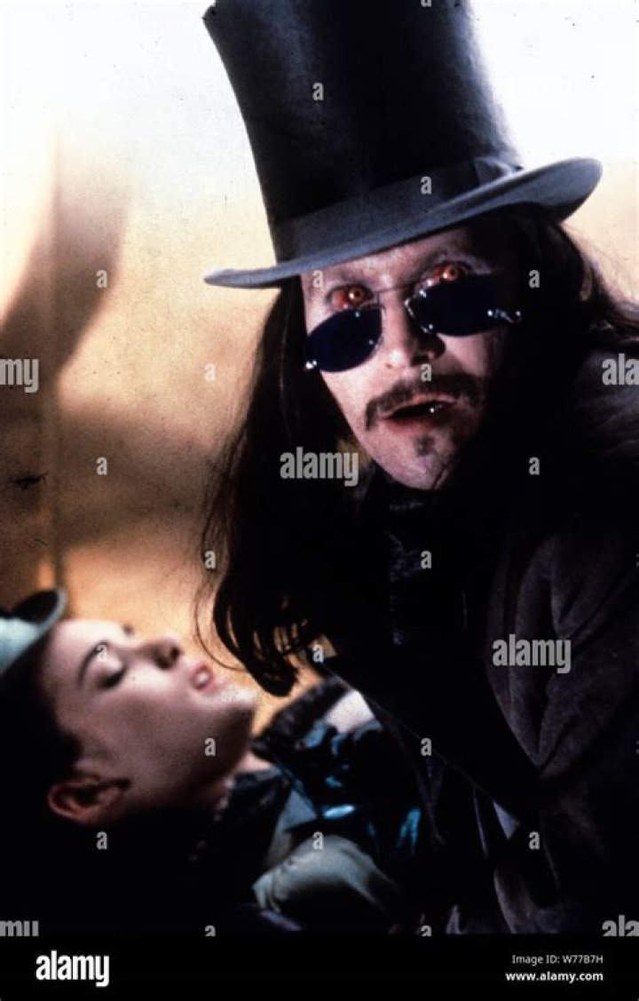 WINONA RYDER BRAM STOKERS DRACULA 11x14 Glossy Photo