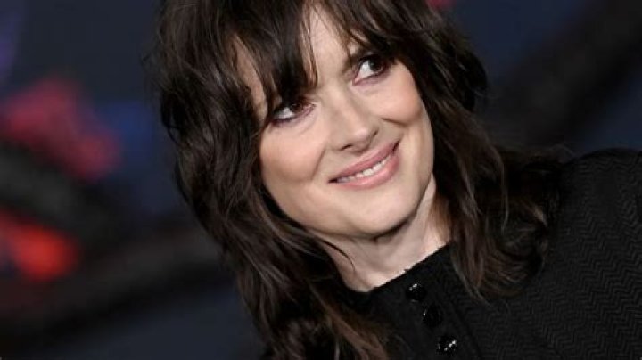 Winona Ryder Says She's Been Married To Keanu Reeves Since 1992HelloGiggles