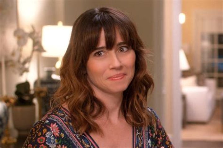 Woman Crush Wednesday Linda Cardellini is Anything But Dead to Us