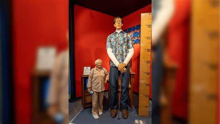 World&rsquo;s Tallest Man Stops Growing Thanks to Radiation Therapy Imaging