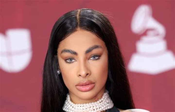 Yailin 'La M&aacute;s Viral' shoots Karol G in her new and most recent musical