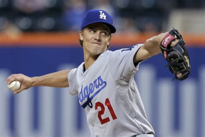 Zack Greinke Breaks Record for Consecutive Starts Allowing 2 Earned