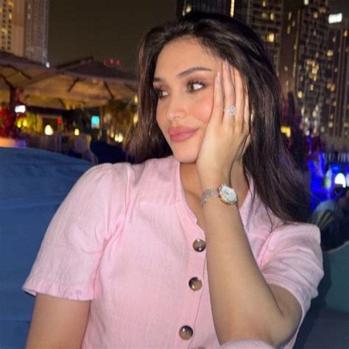 Zahra 𓅓 (zahrahashemi) Snapchat Stories, Spotlight & Lenses