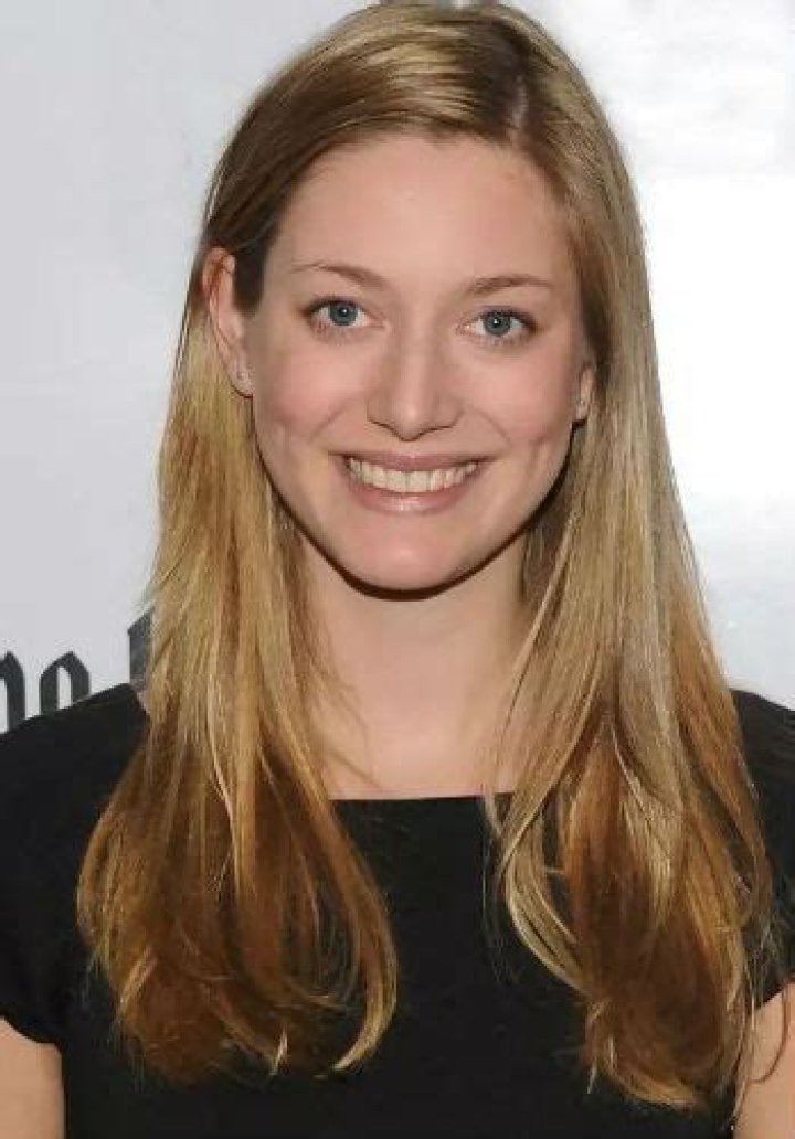Zoe Perry Age, Height, Weight, Mother, Parents, Net Worth
