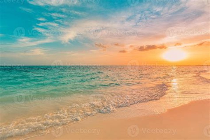Zon, zee en v&eacute;&eacute;l luxe Pommelien Thijs krijgt hoofdrol in zomerse E&eacute;n